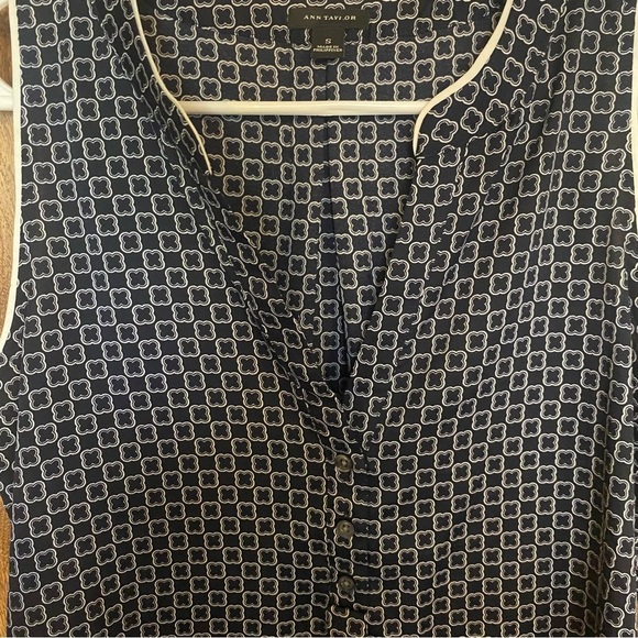 Ann Taylor Women’s Pleated Squared Print Half Button Tank Top Blouse Top Sz S - Picture 2 of 4